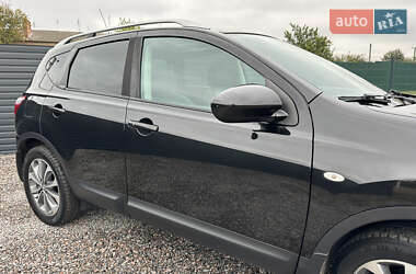 Внедорожник / Кроссовер Nissan Qashqai 2011 в 