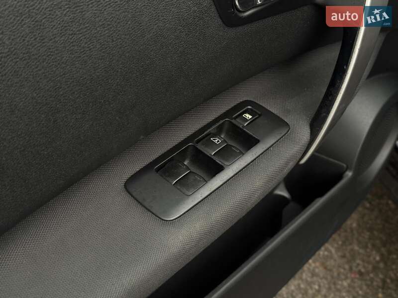 Внедорожник / Кроссовер Nissan Qashqai 2011 в Киеве