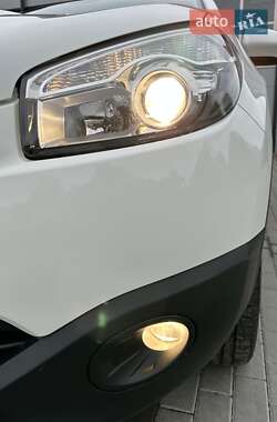 Внедорожник / Кроссовер Nissan Qashqai 2013 в 