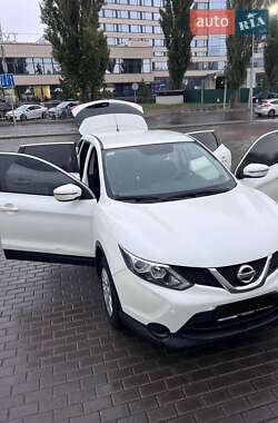 Внедорожник / Кроссовер Nissan Qashqai 2016 в 