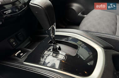 Внедорожник / Кроссовер Nissan Qashqai 2014 в 