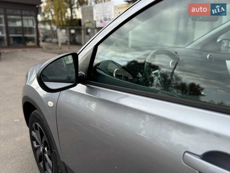 Внедорожник / Кроссовер Nissan Qashqai 2011 в Сумах