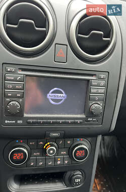 Внедорожник / Кроссовер Nissan Qashqai 2013 в 