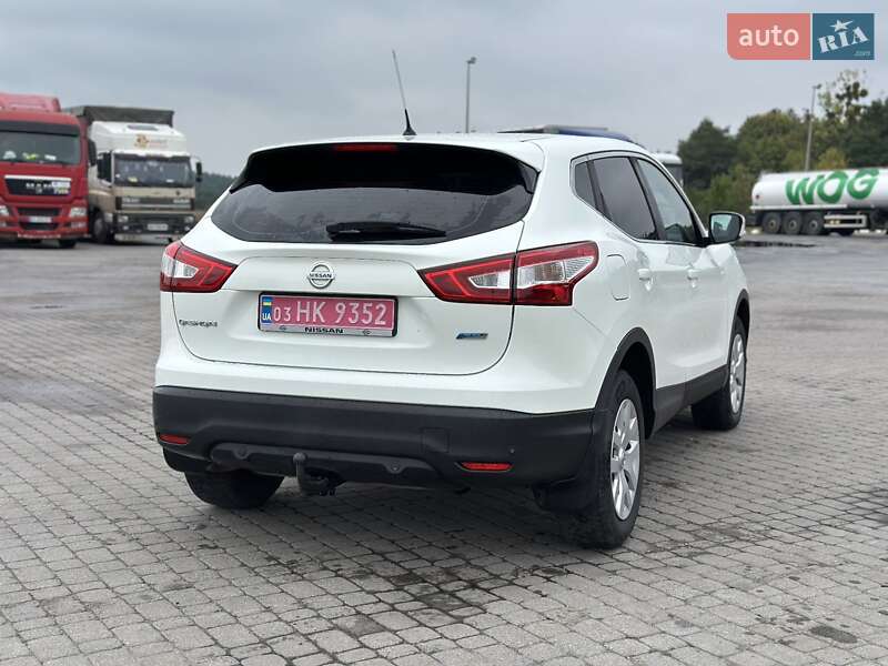 Внедорожник / Кроссовер Nissan Qashqai 2015 в Бродах
