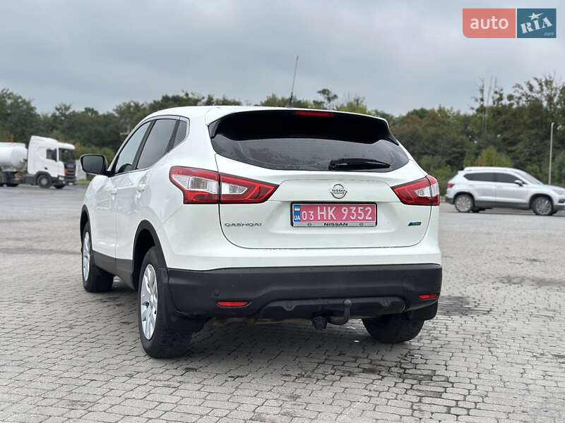 Внедорожник / Кроссовер Nissan Qashqai 2015 в Бродах