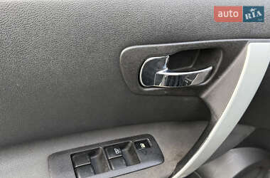 Внедорожник / Кроссовер Nissan Qashqai 2011 в 