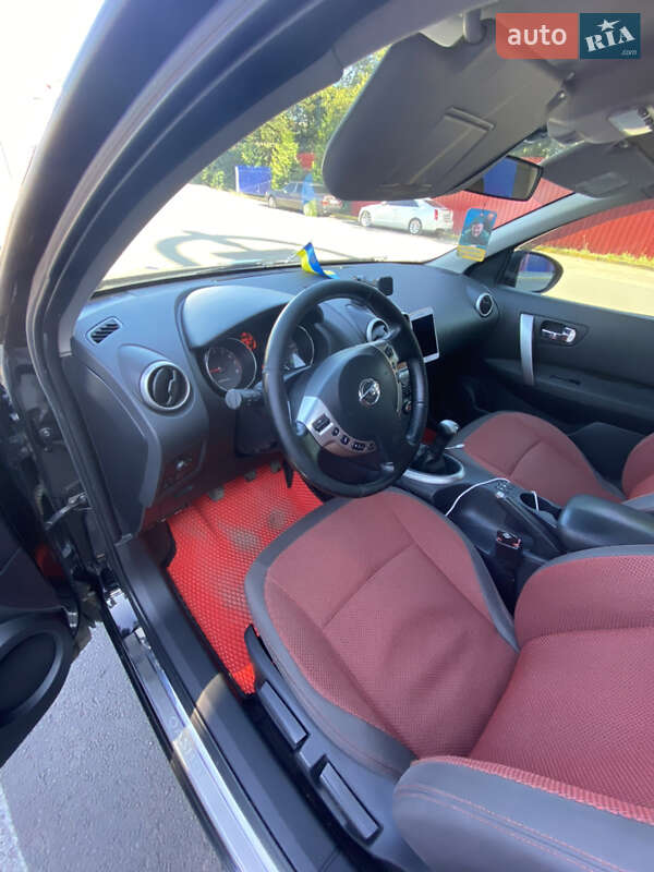 Позашляховик / Кросовер Nissan Qashqai 2010 в Ужгороді фото 8 Позашляховик / Кросовер Nissan Qashqai 2010 в Ужгороді