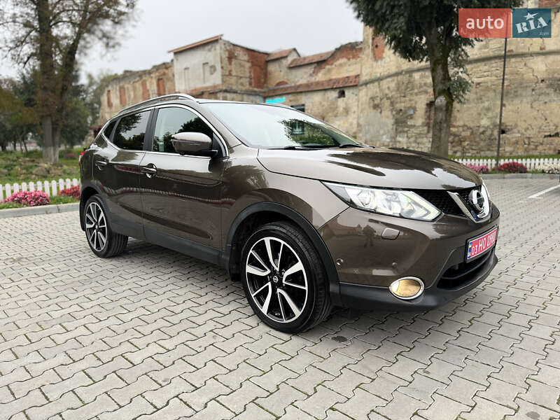 Внедорожник / Кроссовер Nissan Qashqai 2015 в 