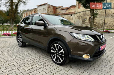 Внедорожник / Кроссовер Nissan Qashqai 2015 в 