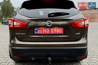 Внедорожник / Кроссовер Nissan Qashqai 2015 в 