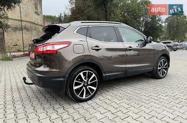 Внедорожник / Кроссовер Nissan Qashqai 2015 в 