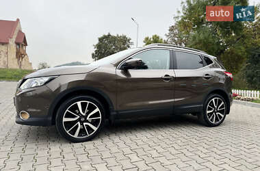 Внедорожник / Кроссовер Nissan Qashqai 2015 в 