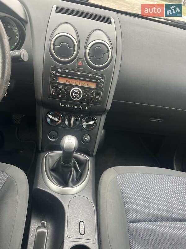 Внедорожник / Кроссовер Nissan Qashqai 2009 в Сарнах