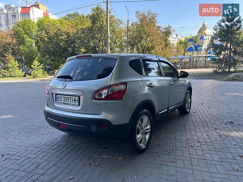 Внедорожник / Кроссовер Nissan Qashqai 2010 в Хмельницком