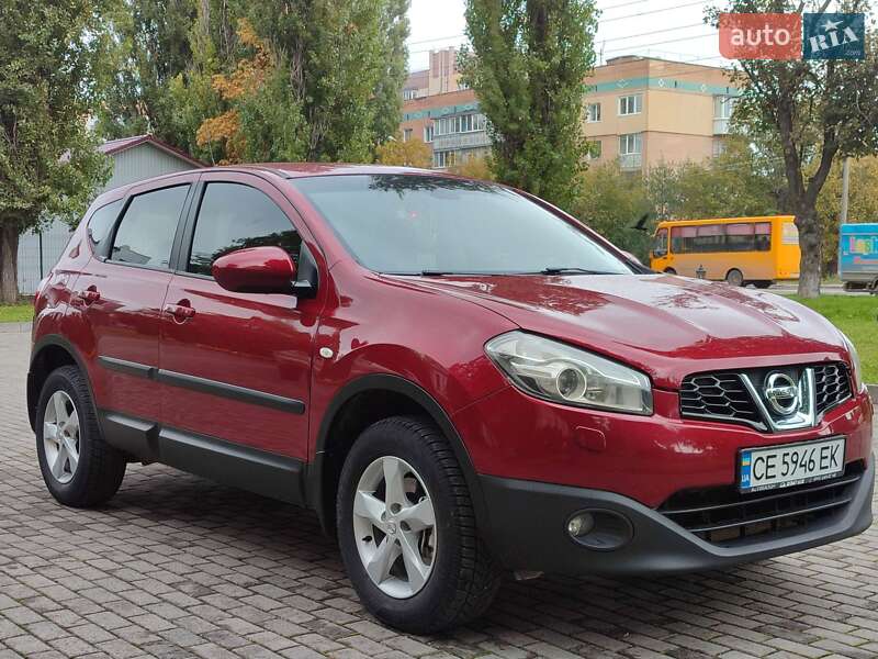 Внедорожник / Кроссовер Nissan Qashqai 2010 в 