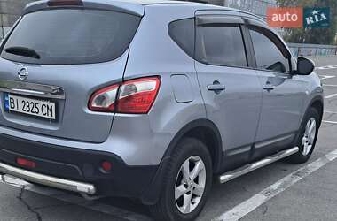 Внедорожник / Кроссовер Nissan Qashqai 2012 в 