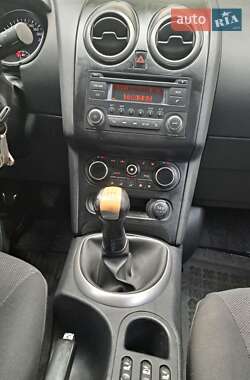 Внедорожник / Кроссовер Nissan Qashqai 2012 в 