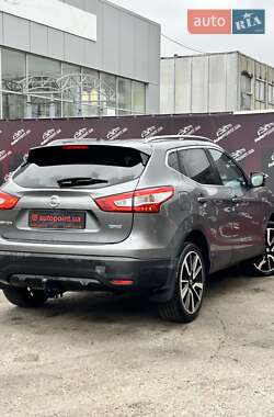 Внедорожник / Кроссовер Nissan Qashqai 2014 в 