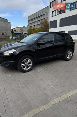 Внедорожник / Кроссовер Nissan Qashqai 2010 в 