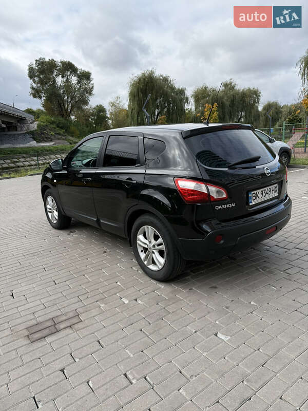 Внедорожник / Кроссовер Nissan Qashqai 2010 в Ровно