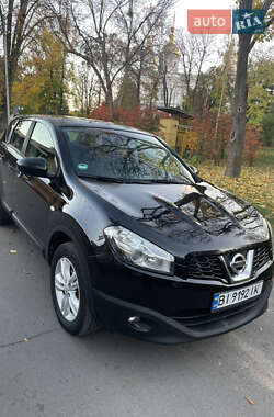 Позашляховик / Кросовер Nissan Qashqai 2010 в Полтаві