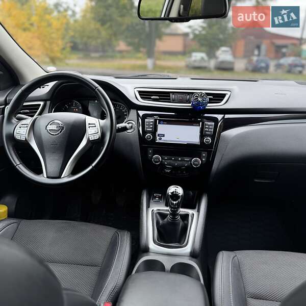 Позашляховик / Кросовер Nissan Qashqai 2017 в Сумах