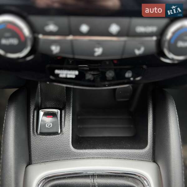 Позашляховик / Кросовер Nissan Qashqai 2017 в Сумах