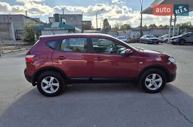 Внедорожник / Кроссовер Nissan Qashqai 2012 в 