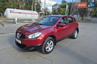 Внедорожник / Кроссовер Nissan Qashqai 2012 в 