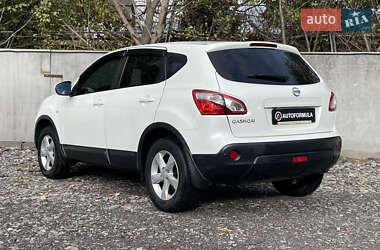 Внедорожник / Кроссовер Nissan Qashqai 2012 в 