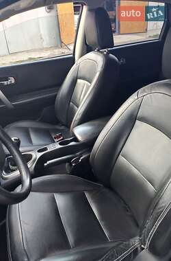 Внедорожник / Кроссовер Nissan Qashqai 2010 в 