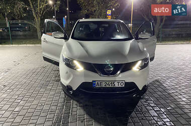 Внедорожник / Кроссовер Nissan Qashqai 2014 в 