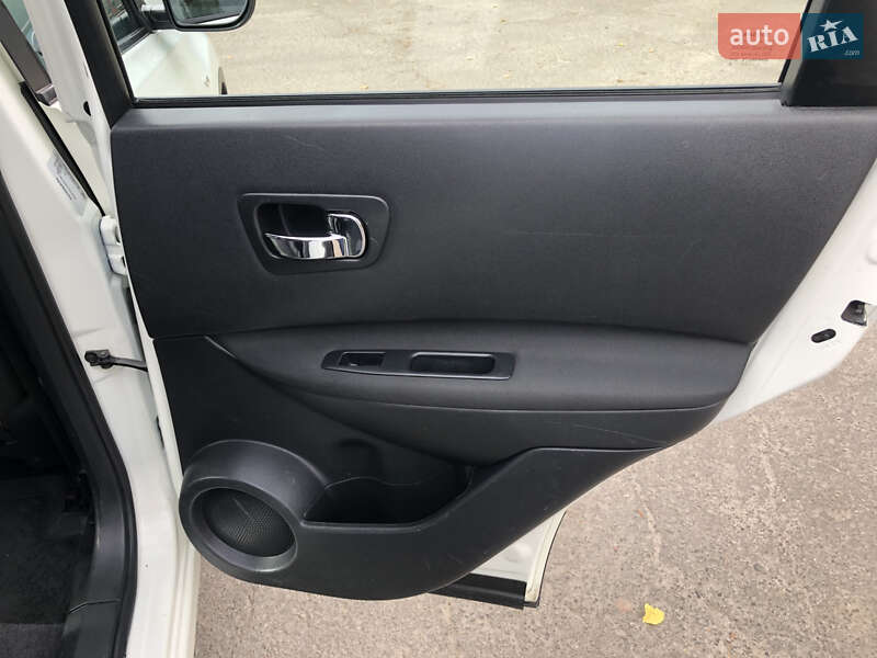 Позашляховик / Кросовер Nissan Qashqai 2013 в Києві фото 21 Позашляховик / Кросовер Nissan Qashqai 2013 в Києві