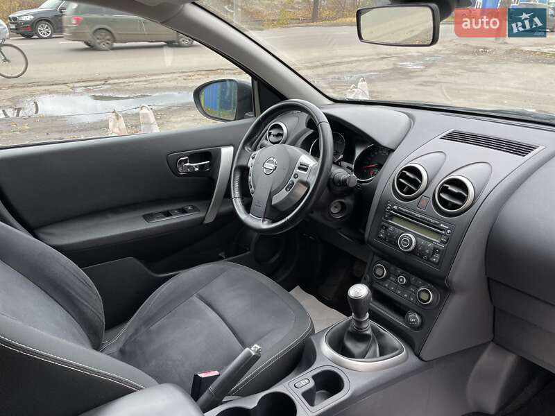 Внедорожник / Кроссовер Nissan Qashqai 2010 в Сумах
