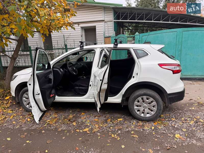 Внедорожник / Кроссовер Nissan Qashqai 2017 в Сумах