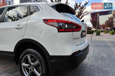 Позашляховик / Кросовер Nissan Qashqai 2019 в 