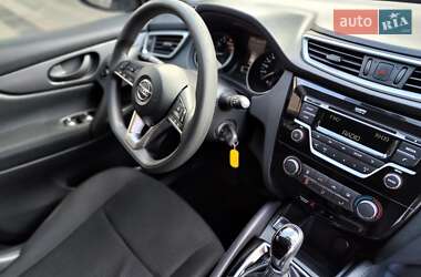 Позашляховик / Кросовер Nissan Qashqai 2019 в 