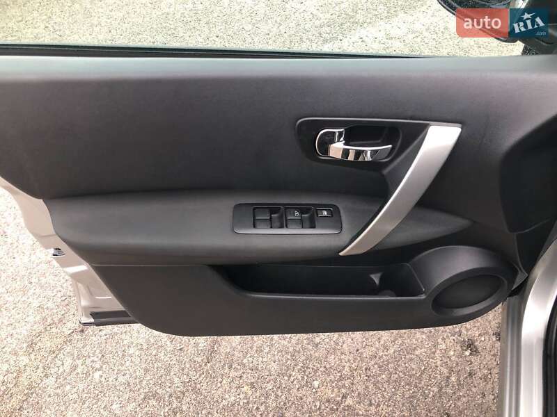 Внедорожник / Кроссовер Nissan Qashqai 2010 в Полтаве