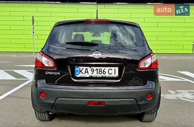 Позашляховик / Кросовер Nissan Qashqai 2013 в 