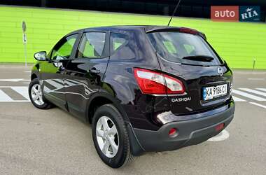 Позашляховик / Кросовер Nissan Qashqai 2013 в 