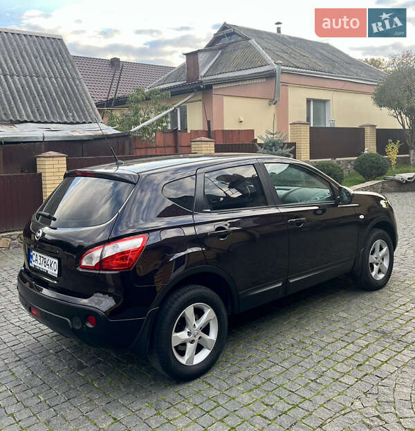 Позашляховик / Кросовер Nissan Qashqai 2011 в Умані