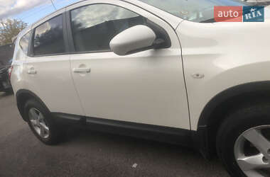 Внедорожник / Кроссовер Nissan Qashqai 2013 в 