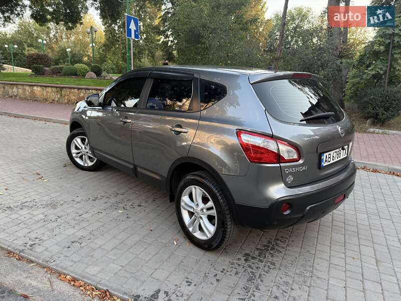 Внедорожник / Кроссовер Nissan Qashqai 2011 в Могилев-Подольске