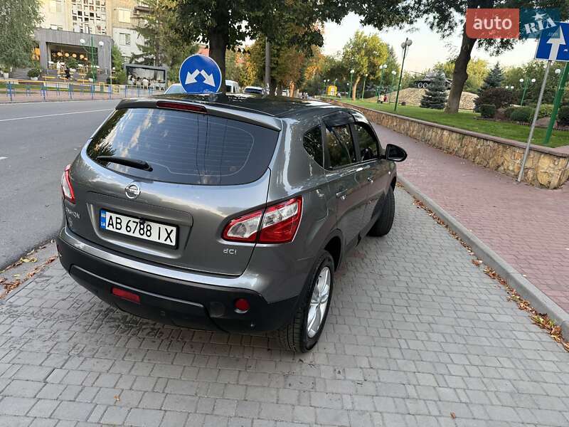 Внедорожник / Кроссовер Nissan Qashqai 2011 в Могилев-Подольске