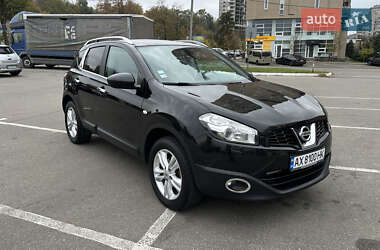 Позашляховик / Кросовер Nissan Qashqai 2010 в 