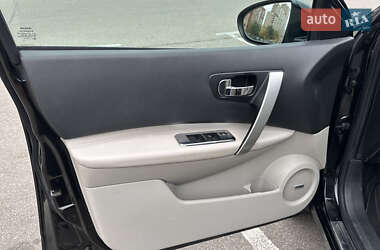Позашляховик / Кросовер Nissan Qashqai 2010 в 