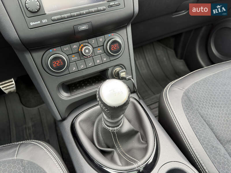 Внедорожник / Кроссовер Nissan Qashqai 2013 в Ровно