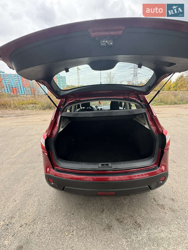 Позашляховик / Кросовер Nissan Qashqai 2010 в Чернігові