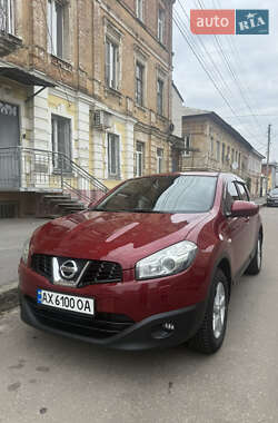 Позашляховик / Кросовер Nissan Qashqai 2013 в 