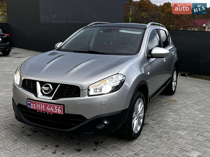 Внедорожник / Кроссовер Nissan Qashqai 2010 в 